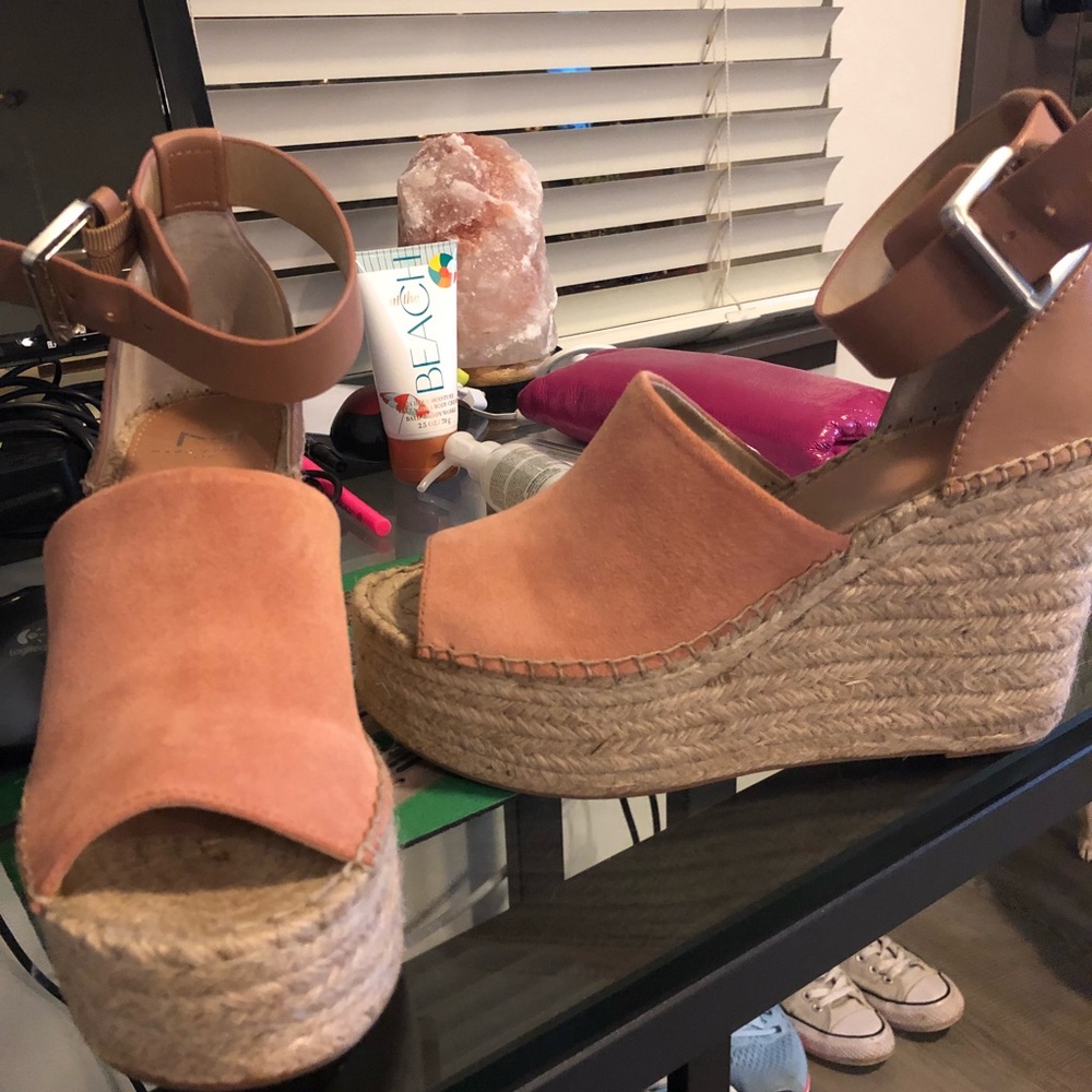 NEW Marc Fisher ‘Adalyn’ wedges